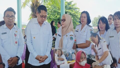 Kesehatan Warga Jadi Prioritas, Wali Kota Hengky Honandar Tinjau Pemeriksaan di Manembo-nembo Tengah