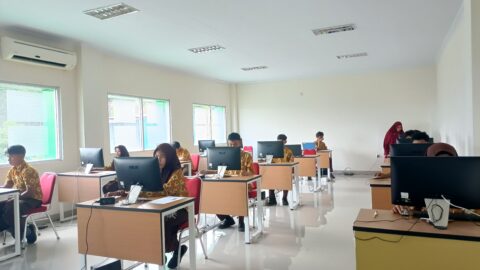 Ratusan Siswa MTs Negeri 1 Bitung Ikuti TKA 2026, Ujian Dibagi Tiga Gelombang