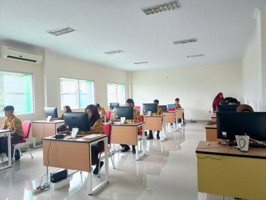 Ratusan Siswa MTs Negeri 1 Bitung Ikuti TKA 2026, Ujian Dibagi Tiga Gelombang