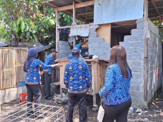 Pasca Gempa, Camat Maesa Fatmawaty Soleman Tinjau Lokasi Terdampak: Tiga Rumah Warga Dilaporkan Rusak 8 Pasca Gempa, Camat Maesa Fatmawaty Soleman Tinjau Lokasi Terdampak: Tiga Rumah Warga Dilaporkan Rusak