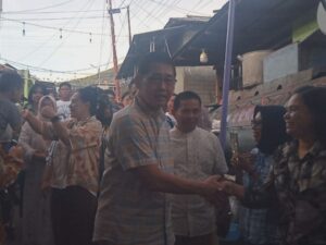 Wali Kota Hengky Honandar Hadiri Tradisi Ketupat, Girian Indah Penuh Kebersamaan