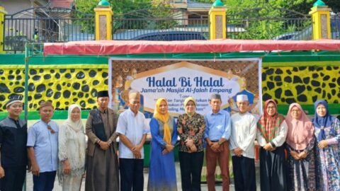Camat Maesa Fatmawaty Soleman Hadiri Halal Bi Halal Jamaah Al Falah Empang, Sampaikan Pesan Persatuan