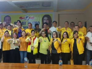 Lewat Simbol Tiga Jari ke Bawah, DPD Beri Sinyal Dukung Michaela Elsiana Paruntu Pimpin Golkar Sulut 2026-2031