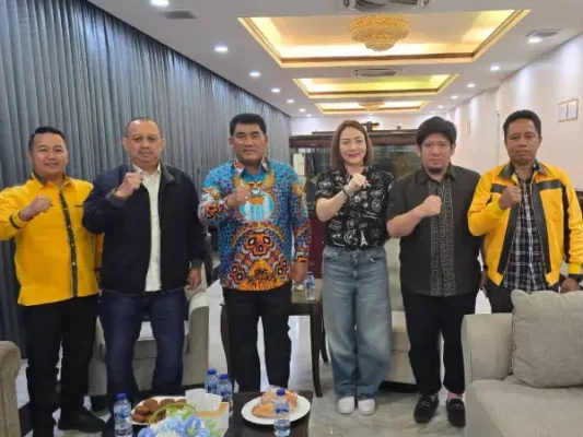 Didampingi Tim Formatur, Ketua DPD Golkar Sulut Michaela Elsiana Paruntu Menghadap Gubernur Yulius Selvanus