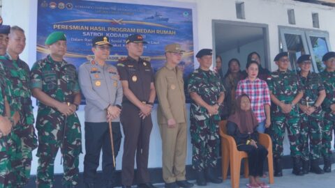 Wali Kota Hengky Honandar Puji Bedah Rumah Satrol Kodaeral VIII: Bukti Nyata TNI Hadir untuk Rakyat