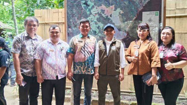 Raja Juli Antoni Tinjau Lokasi Restoration Project di Desa Temboan