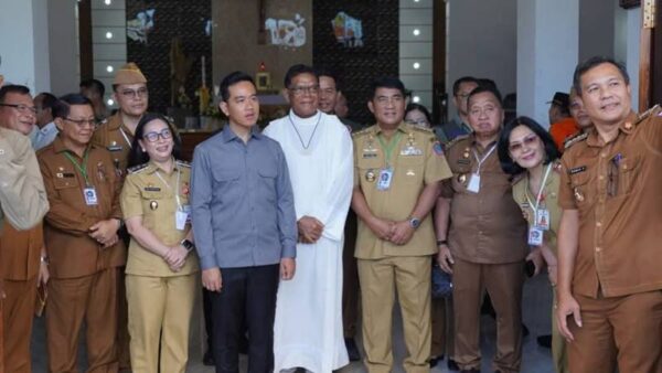 Sekolah dan Gereja di Kecamatan Tombulu Dapat Perhatian Wapres Gibran 9 Sekolah dan Gereja di Kecamatan Tombulu Dapat Perhatian Wapres Gibran