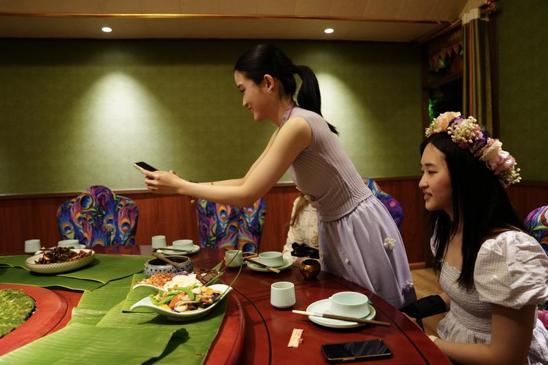 “Becoming Chinese” di Kunming, Perjalanan Menelusuri Akar Budaya Seorang Blogger Tionghoa-Amerika