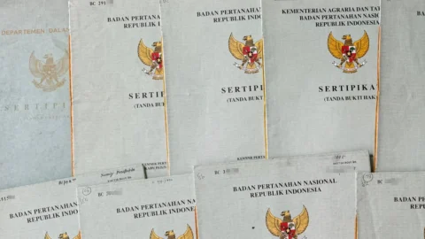 Sertifikat tanah lahan Agotey Minahasa milik Wenny Lumentut yang diklaim sebagai tanah perkebunan bukan hutan lindung.