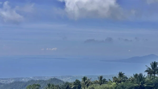 Cuaca Sulut 22 April 2026 Aman dari Hujan Lebat dan Kekeringan, Ini Penjelasan Lengkapnya 8 Pemandangan Teluk Manado dari Puncak Agotey