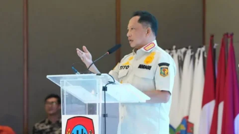 Percepat Transisi Energi, Tito Karnavian Minta Pajak Kendaraan Listrik Dihapus