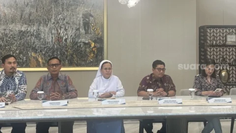 Mudani Herlambang dari BNI menjelaskan pengembalian dana Rp28 miliar kepada CU Paroki Aek Nabara selesai sepenuhnya.