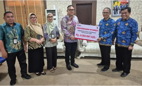 Tetap Profesional, Bank SulutGo Salurkan Dividen 2025 dan Bantuan Kebersihan untuk Kota Gorontalo