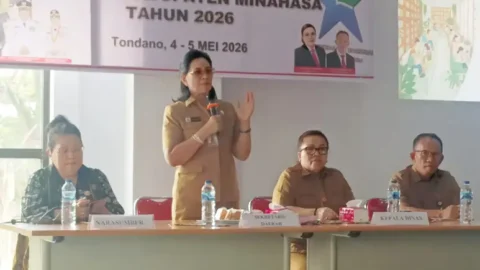Lynda Watania: Jadikan Perpustakaan Pusat Literasi Masyarakat