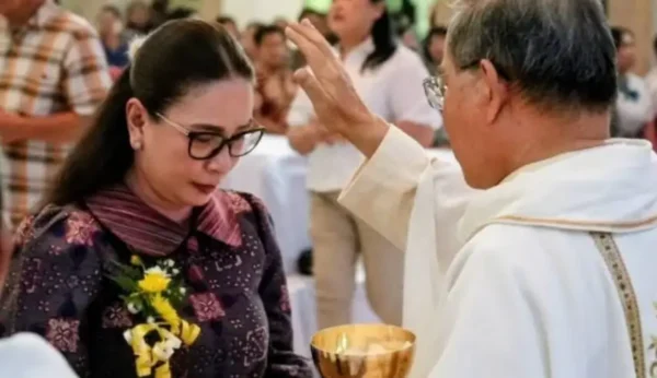 Vanda Sarundajang Apresiasi Dedikasi Pelayanan Pastor Fanny Manengkey