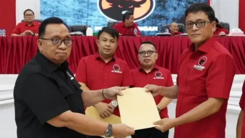 Jabatan Ketua DPRD Minahasa Bergeser, Frangky Wolayan Gantikan Robby Longkutoy