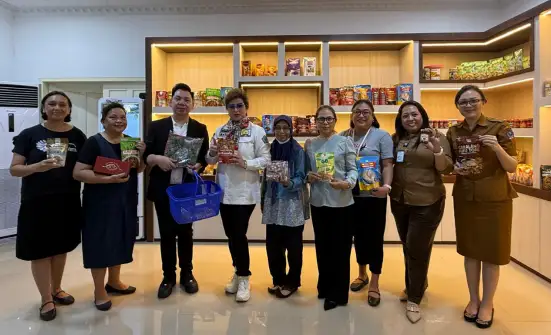 Maya Rumantir Promosikan Hasil UMKM di Dekranasda Sulut 9 Maya Rumantir Promosikan Hasil UMKM di Dekranasda Sulut