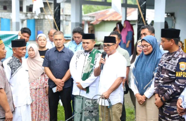 Sapi Kurban Bantuan Presiden Tiba di Tagulandang, Plt. Bupati: Momentum Rawat Persaudaraan di Sitaro 8 Sapi Kurban Bantuan Presiden Tiba di Tagulandang, Plt. Bupati: Momentum Rawat Persaudaraan di Sitaro