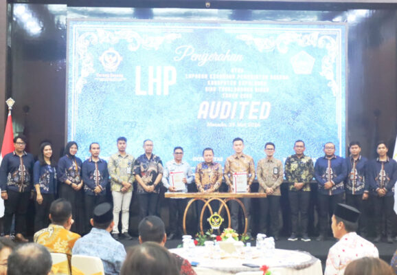 Plt Bupati Heronimus Makainas Terima Opini WTP Untuk Kabupaten Sitaro 8 Plt Bupati Heronimus Makainas Terima Opini WTP Untuk Kabupaten Sitaro
