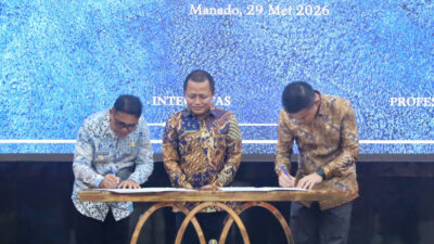 Plt Bupati Heronimus Makainas Terima Opini WTP Untuk Kabupaten Sitaro