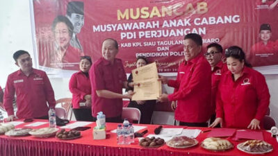 Olly Dondokambey Serahkan SK Pergantian Ketua DPRD dan PAW di Musancab PDIP Sitaro