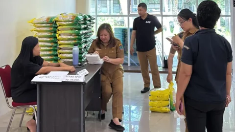 Langkah Cepat Joune Ganda Hadapi Kenaikan Beras, Warga Bisa Beli Maksimal 25 Kg