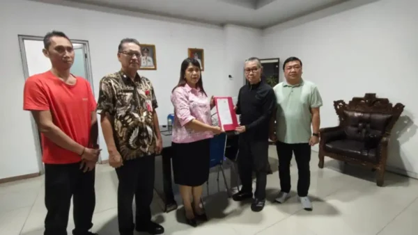 Bupati Joune Ganda Tunjuk Dua Pejabat Baru, Ini Posisi Strategis yang Diisi 9 Bupati Joune Ganda Tunjuk Dua Pejabat Baru, Ini Posisi Strategis yang Diisi
