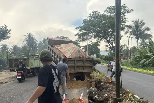 Cuaca Ekstrem Gerus Infrastruktur, Joune Ganda Minta Penanganan Dilakukan Tanpa Menunggu 8 Cuaca Ekstrem Gerus Infrastruktur, Joune Ganda Minta Penanganan Dilakukan Tanpa Menunggu