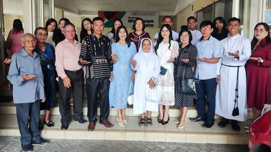 Adri Kembuan Ungkap Kekaguman Saat Bersama Umat Katolik Langowan 10 Adri Kembuan Ungkap Kekaguman Saat Bersama Umat Katolik Langowan