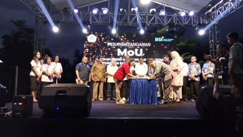 Hengky Honandar Buka UMKM Expo ke-6 STIE Petra, Tekankan Inovasi sebagai Kunci Daya Saing