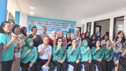 TP PKK dan DLH Kota Bitung Bergerak, Ellen Honandar Sondakh Ajak Warga Jadi Pelopor Pengelolaan Sampah Rumah Tangga