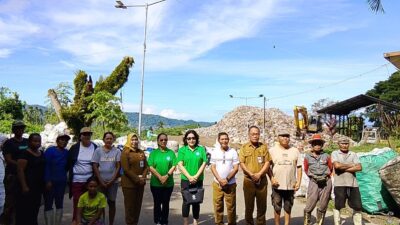 Ellen Honandar Sondakh Turun Langsung ke TPA Aertembaga, Warga Pemulung Rasakan Kepedulian Ketua TP PKK Bitung