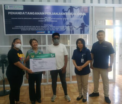 Sentuh Hati Warga Bitung, dr Lanny Mamahit Jadi Donatur BPJS dan Lunasi Tunggakan Setahun