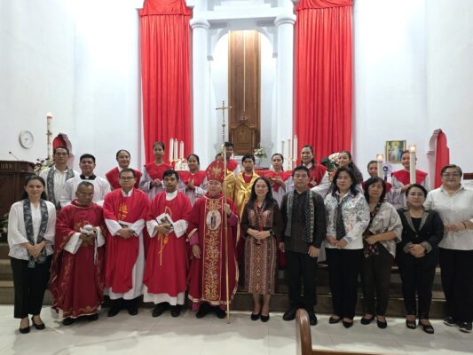 Penuh Khidmat! Ellen Honandar Sondakh Hadiri Pemberkatan Taman Doa Maria Bunda Allah di Wangurer