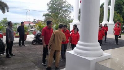 DPC PDIP Bitung Bergerak Solid! Geraldi Mantiri dan Fraksi DPRD Temui Wali Kota Hengky Honandar