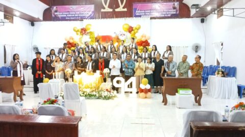 Hadiri HUT ke-94 GMIM Maranatha Tewaan, Wali Kota Hengky Honandar Ajak Jemaat Perkuat Pelayanan