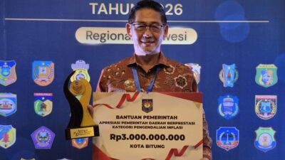 Bitung Ukir Prestasi! Wali Kota Hengky Honandar Bawa Pulang Penghargaan Terbaik I Pengendalian Inflasi se-Sulawesi
