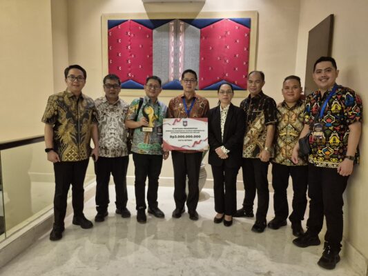 Bitung Ukir Prestasi! Wali Kota Hengky Honandar Bawa Pulang Penghargaan Terbaik I Pengendalian Inflasi se-Sulawesi