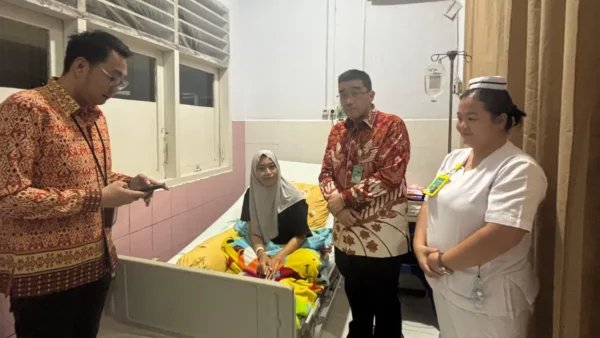 Pelayanan RSUP Kandou Diapresiasi Keluarga Pasien, Dirut Starry Rampengan: Pelayanan Merupakan Komitmen 8 Pelayanan RSUP Kandou Diapresiasi Keluarga Pasien, Dirut Starry Rampengan: Pelayanan Merupakan Komitmen