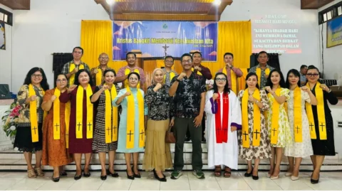 Jaga Keberagaman, Plt Lurah Sinindian Zumi Paputungan Sambangi Rumah Ibadah Warga Berbeda Keyakinan