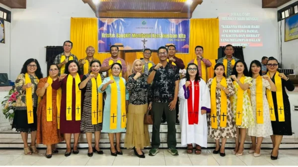Jaga Keberagaman, Plt Lurah Sinindian Zumi Paputungan Sambangi Rumah Ibadah Warga Berbeda Keyakinan