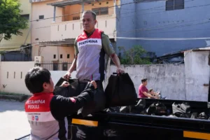 Pertamina Salurkan Ratusan Paket Sembako Sambut May Day 2026 di Sulsel