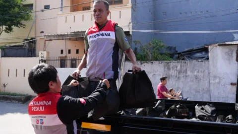 Pertamina Salurkan Ratusan Paket Sembako Sambut May Day 2026 di Sulsel