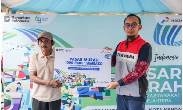 Pertamina Patra Niaga Regional Sulawesi Distribusikan 1.000 Paket Sembako Bersubsidi 1 Pertamina Patra Niaga Regional Sulawesi Distribusikan 1.000 Paket Sembako Bersubsidi