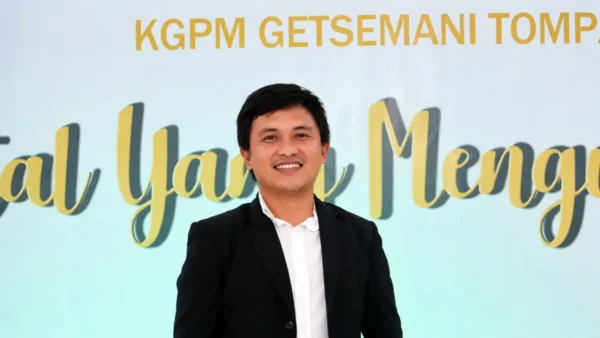 Riva Rori: Dari Guru Berprestasi hingga Pemimpin Sekolah, Tetap Setia Melayani di Gereja