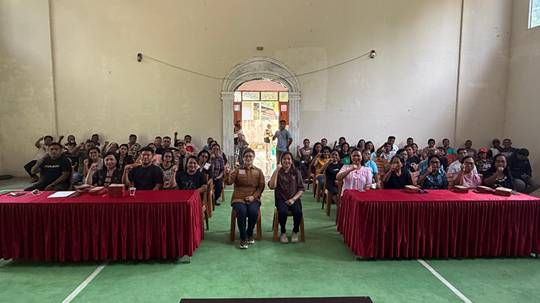 Maya Rumantir Kunjungi Pulau Makalehi, Disambut Secara Adat 9 Maya Rumantir Kunjungi Pulau Makalehi, Disambut Secara Adat