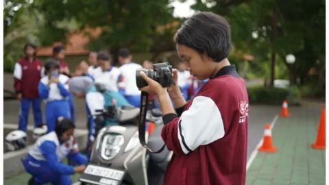 Viral di TikTok? AHM Tantang Gen Z Bikin Film Safety Riding