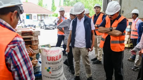 Direksi dan Komisaris Pupuk Kaltim Tinjau Gudang Gorontalo, Pastikan Stok Pupuk Aman