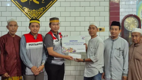 Pertamina Salurkan Santunan Kepada Masjid dan Panti Asuhan Hingga ke Ujung Tanah