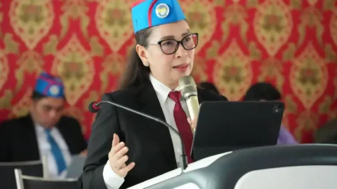 Vanda Sarundajang: Hukum Tua Terpilih Dituntut Profesional, Kuasai Manajemen dan Kepemimpinan Desa